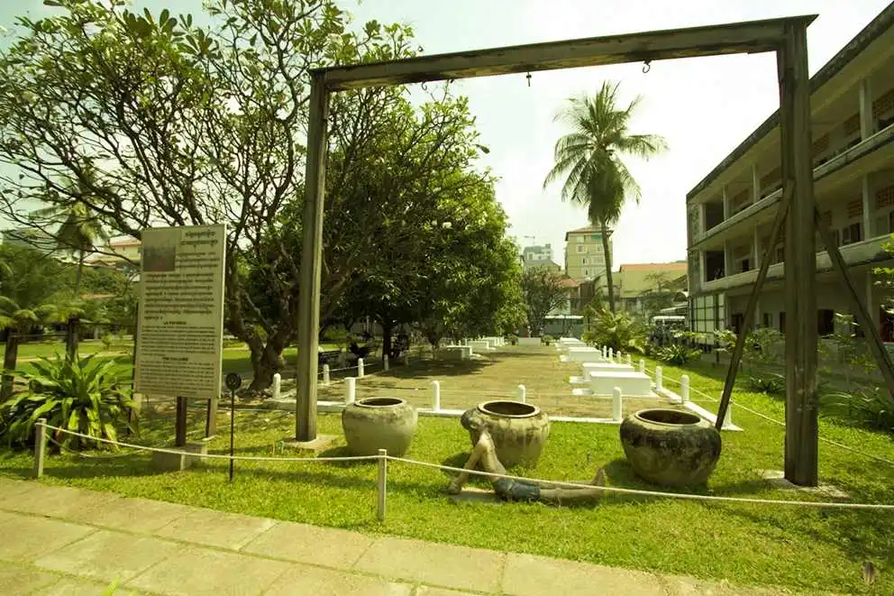 Toul Sleng_Serva Travel